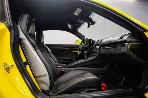 2016 Porsche Cayman GT4