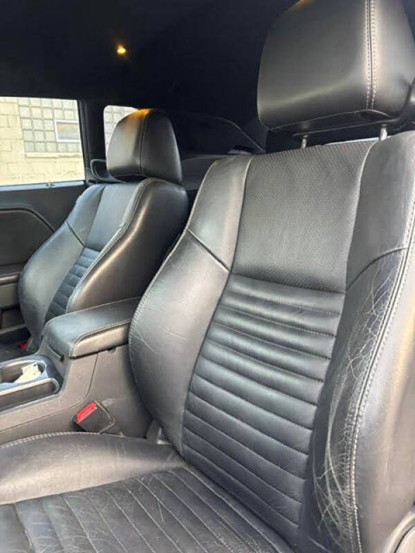 2014 Dodge Challenger SXT Plus