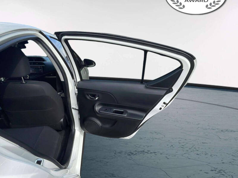 2017 Toyota Prius c One