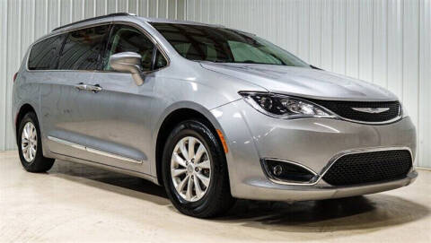 2017 Chrysler Pacifica Touring Plus