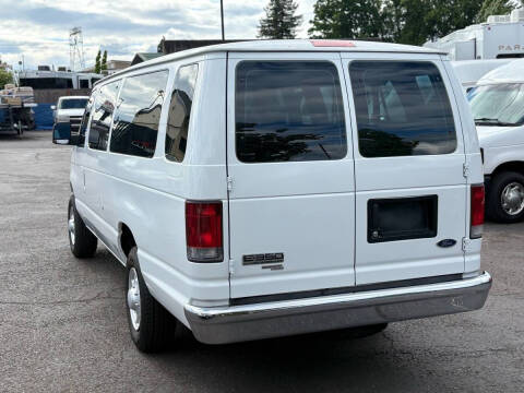 2006 Ford E-Series E-350 SD XLT