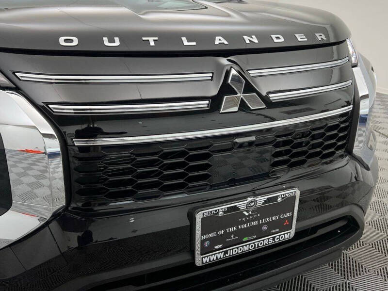 2025 Mitsubishi Outlander ES