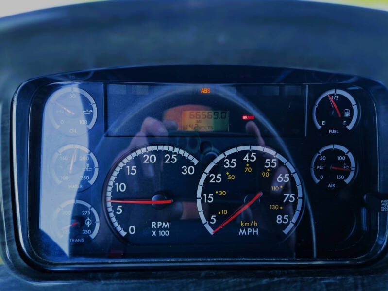 2007 Freightliner M2 106