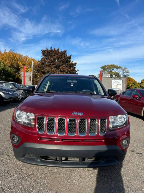 2015 Jeep Compass Sport photo 3