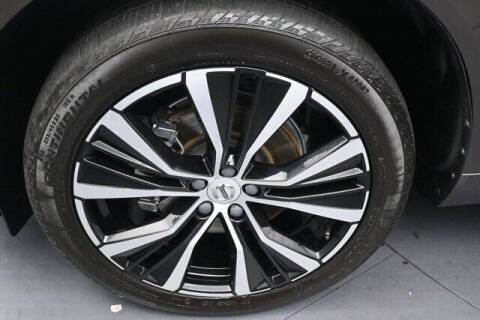 2023 Volvo XC60 B5 Plus Dark Theme