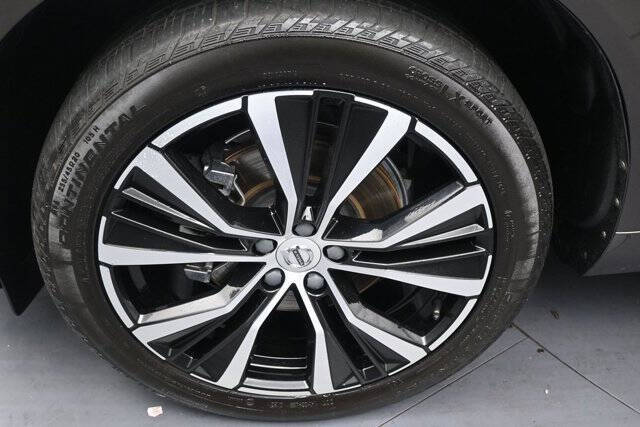 2023 Volvo XC60 B5 Plus Dark Theme