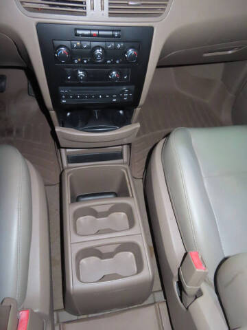 2012 Volkswagen Routan