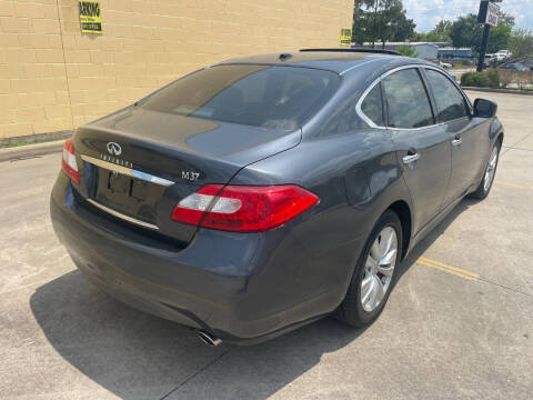 2011 Infiniti M37