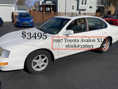 1997 Toyota Avalon for sale at E & A Auto Sales in Warren OH