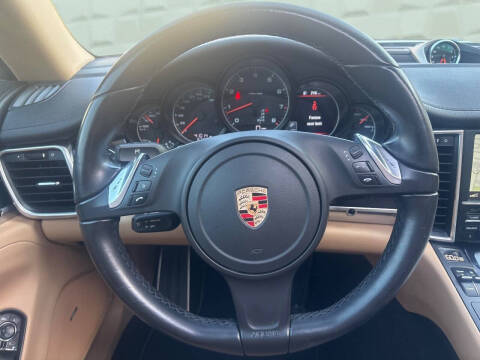 2015 Porsche Panamera 4