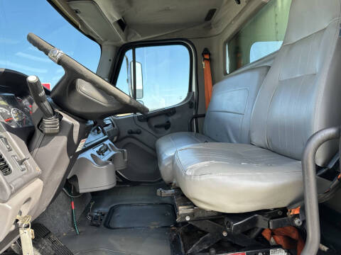 2007 Freightliner M2 106