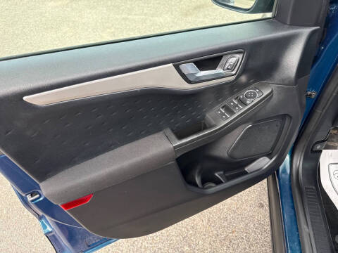 2020 Ford Escape SE