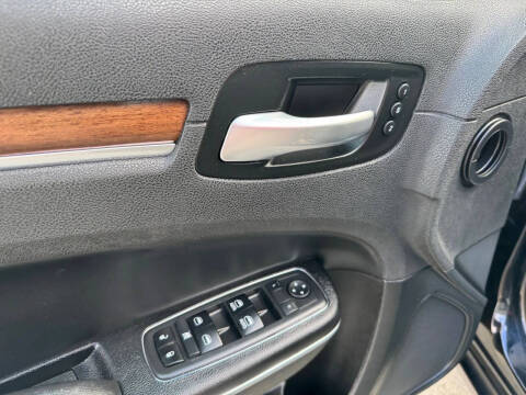 2017 Chrysler 300 C Platinum