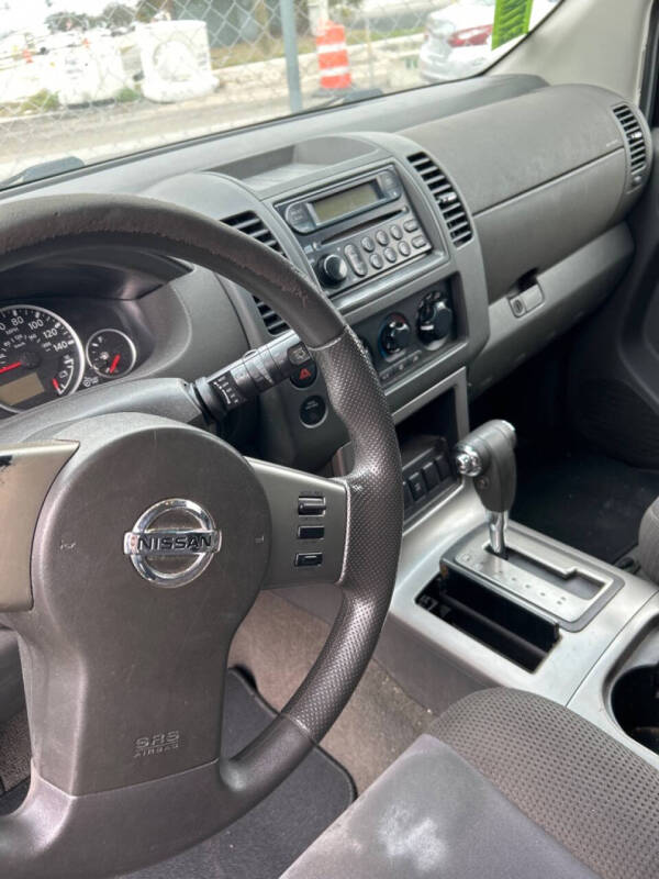 2007 Nissan Pathfinder LE