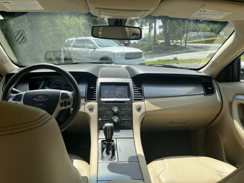 2016 Ford Taurus SEL