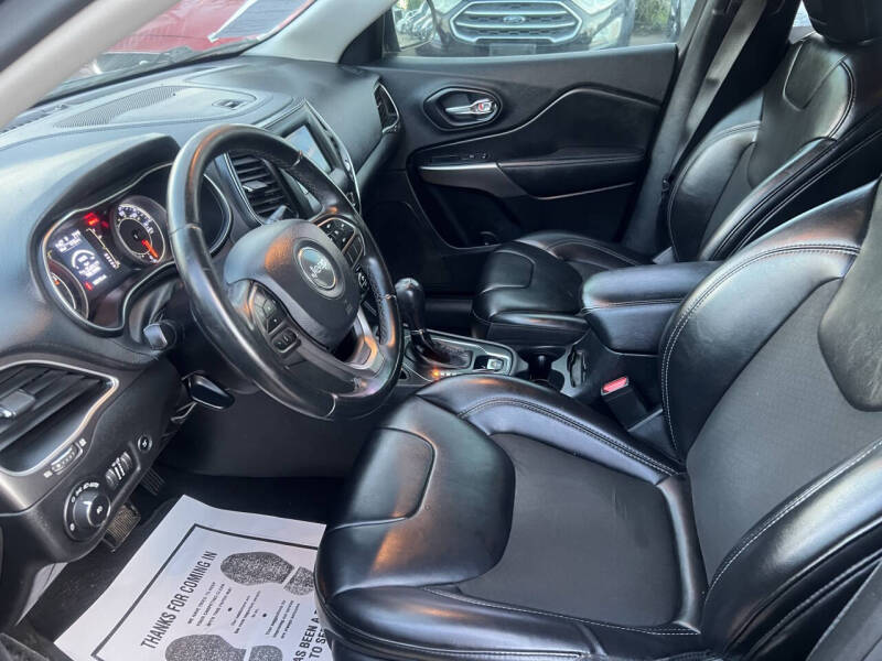 2019 Jeep Cherokee Latitude Plus