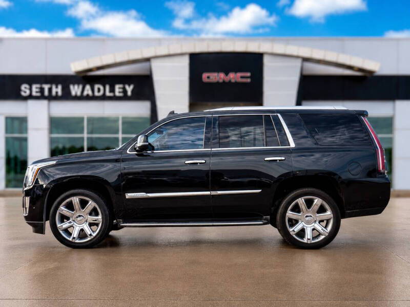 2018 Cadillac Escalade Luxury