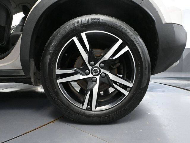 2023 Volvo XC40 B5 Core