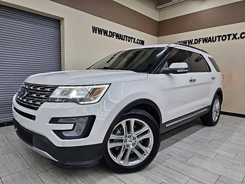Off white 2017 Ford Explorer Limited Limited 4dr SUV 1