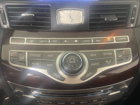 2017 Infiniti Q70L 3.7