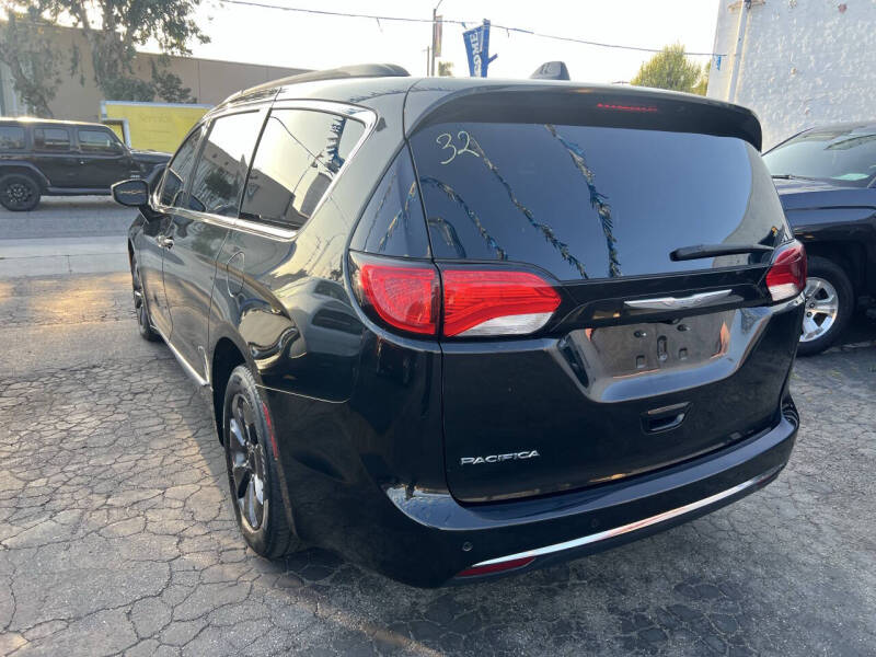 2017 Chrysler Pacifica Touring Plus
