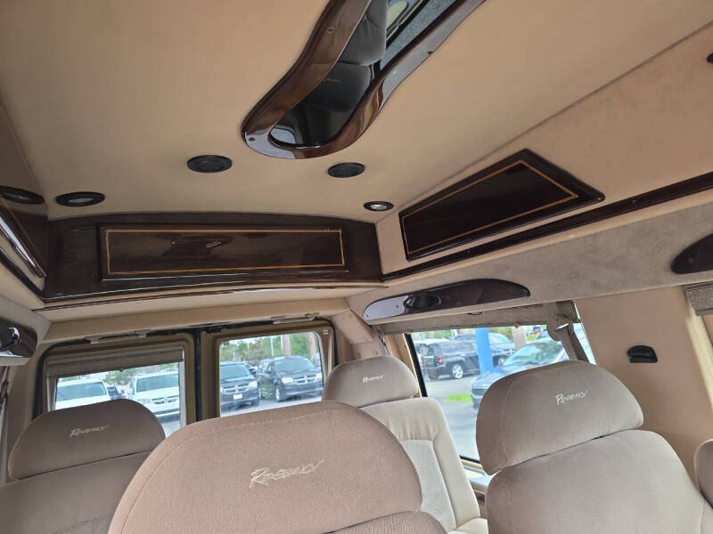 2003 Ford E-Series E-250 SD