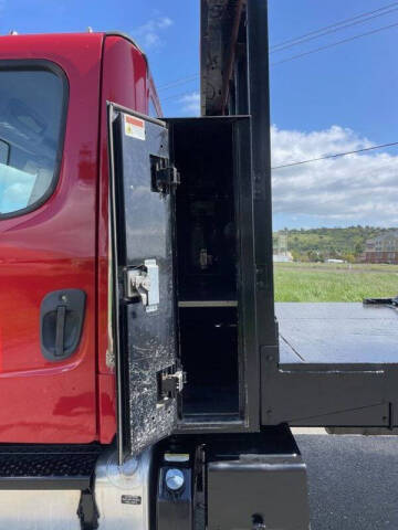 2016 Freightliner M2 106
