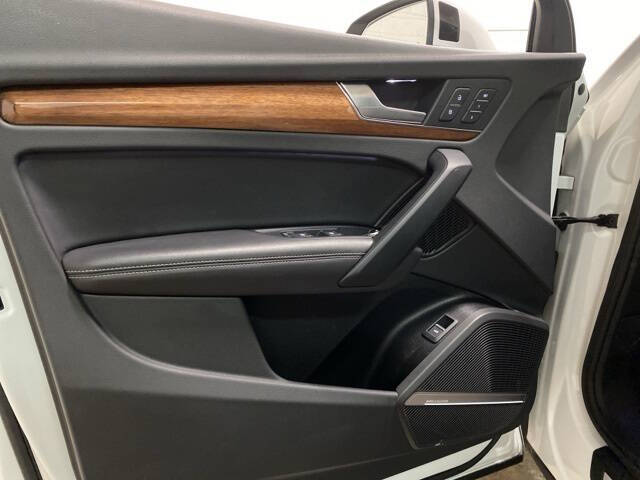 2023 Audi Q5 quattro Premium Plus 40 TFSI