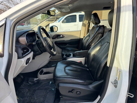 2020 Chrysler Voyager LXi