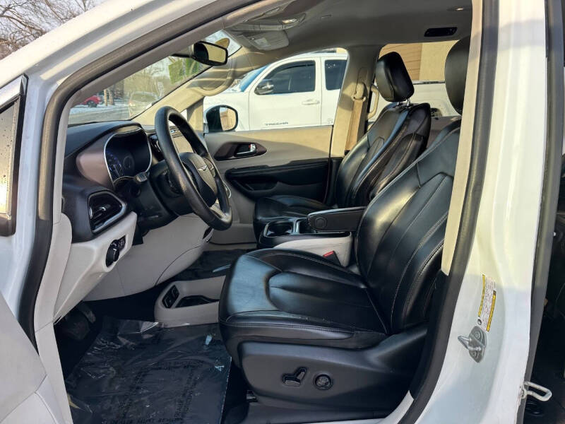 2020 Chrysler Voyager LXi