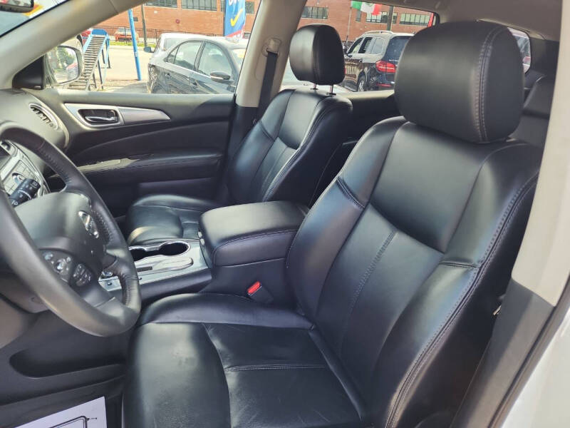2018 Nissan Pathfinder SL