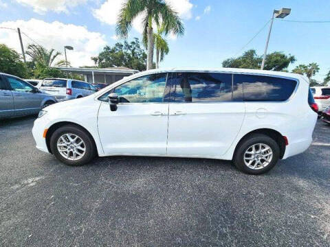 2024 Chrysler Pacifica Touring