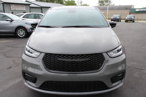 2025 Chrysler Pacifica Select
