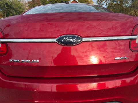 2010 Ford Taurus SEL