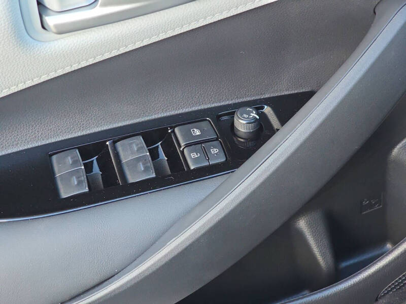 2025 Toyota Corolla Hatchback SE