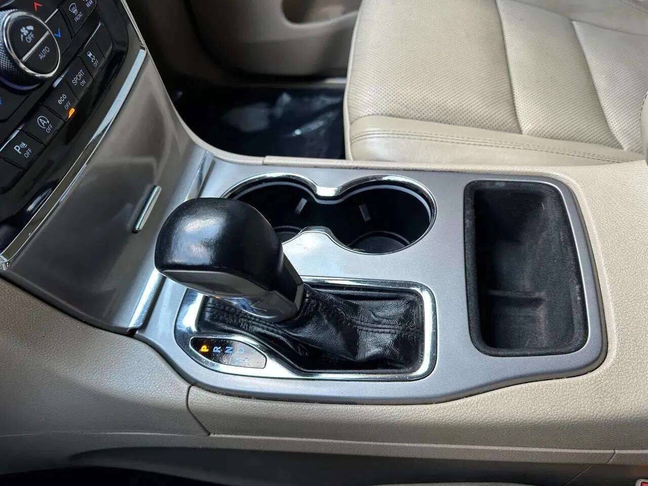 JeepGrand Cherokee32