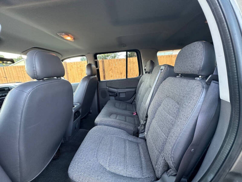 2005 Ford Explorer XLS