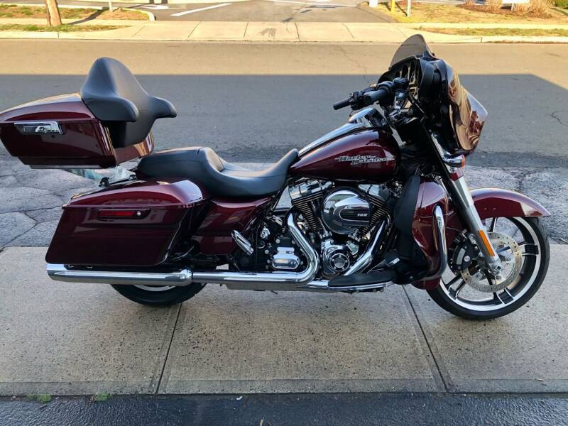 2014 Harley Davidson FLHXS for sale at Village Auto Sales in Milford CT