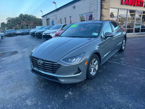 2022 Hyundai Sonata for sale at Lamberti Auto Collection in Plantation FL