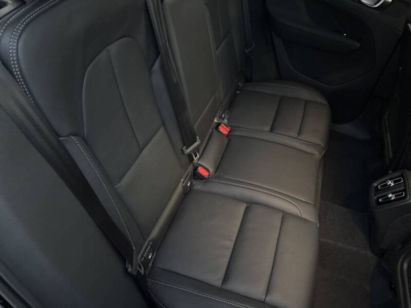 2026 Volvo XC40 B5 Plus