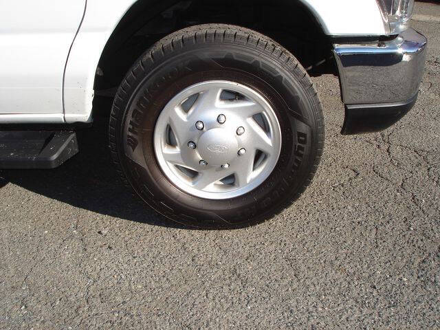 2011 Ford E-Series E-350 SD XLT