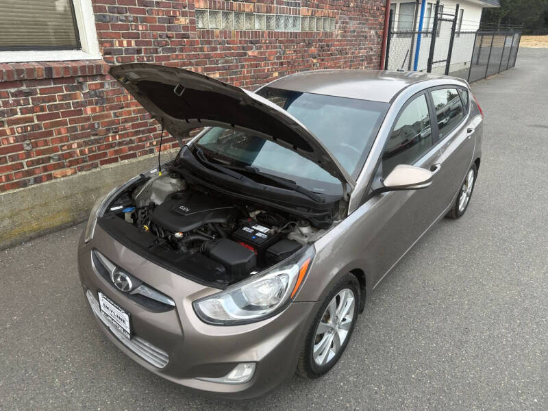 2013 Hyundai Accent SE
