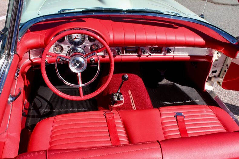 1957 Ford Thunderbird