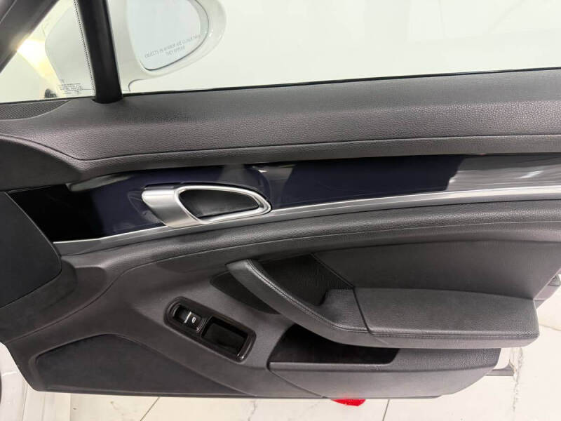 2012 Porsche Panamera