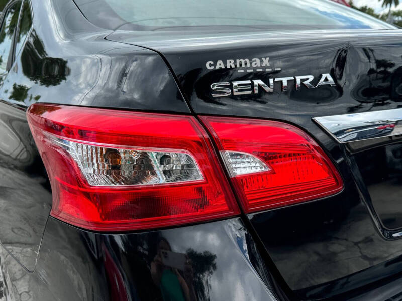 2019 Nissan Sentra S photo 8