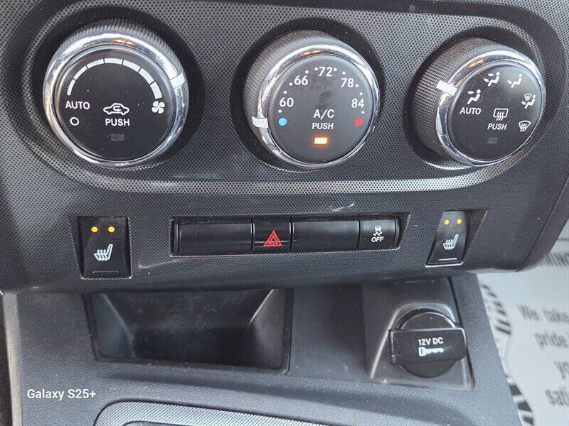 2011 Dodge Challenger SE