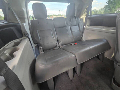 2011 Volkswagen Routan SEL