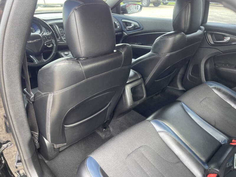 2015 Chrysler 200 S