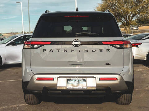 2023 Nissan Pathfinder SL