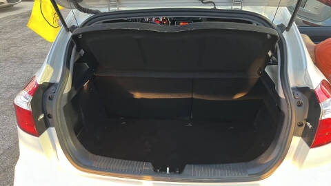 2017 Kia Rio 5-Door LX